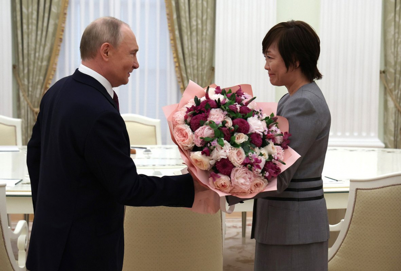 Путин встретился в Кремле с вдовой бывшего премьера Японии Синдзо Абэ