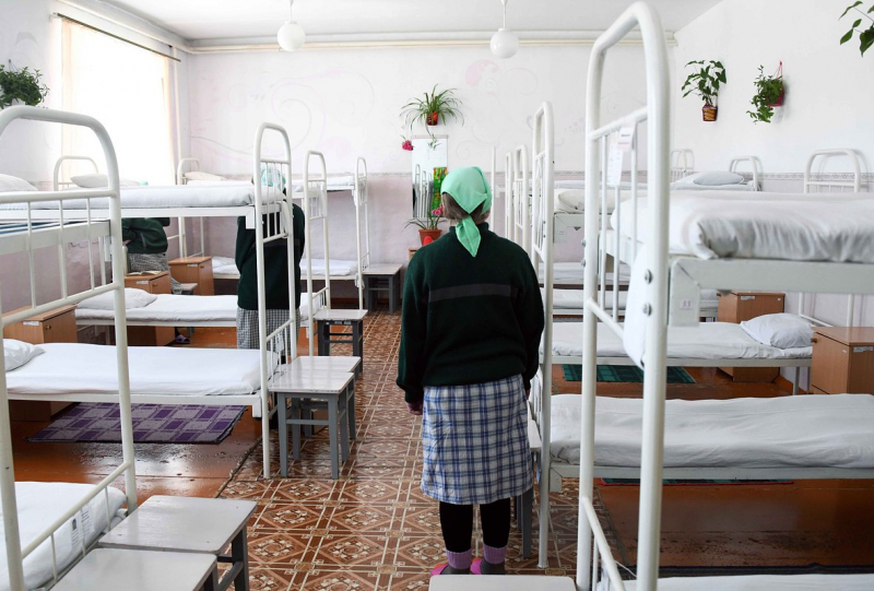 «Ей больно круглосуточно». Молодая россиянка начала гнить в колонии. В ее груди дыра, это может быть рак. Что об этом известно?