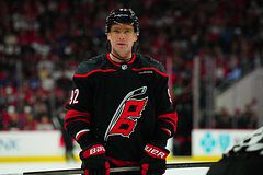 Фетисов оценил перспективы Кузнецова в НХЛ