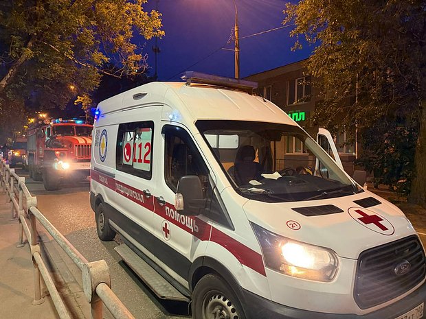 Губернатор показал кадры с места попадания беспилотника в многоэтажку под Москвой