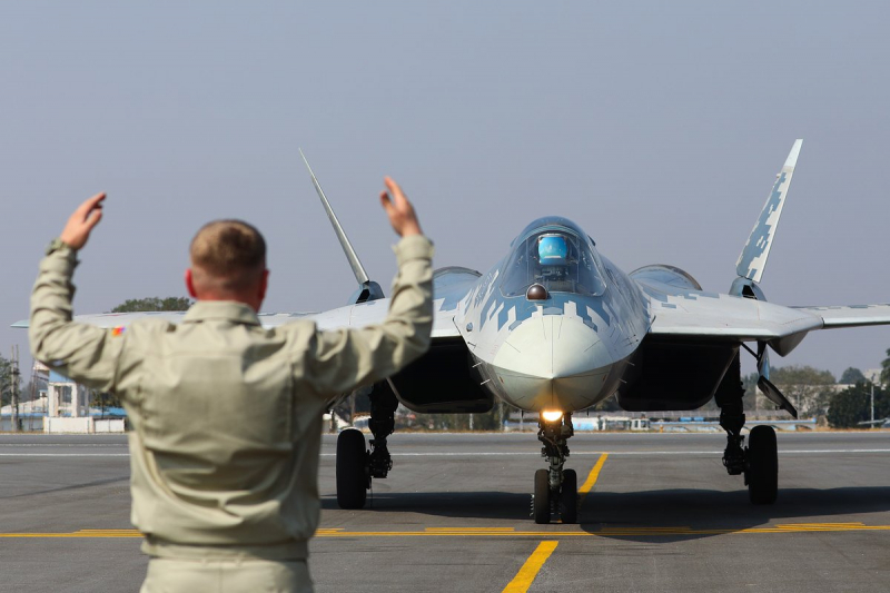 Индия планирует закупить у России истребитель Су-57