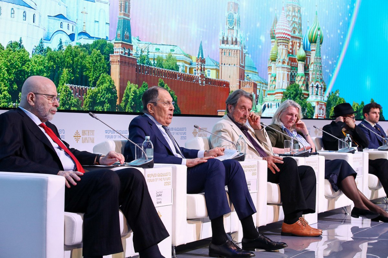 Отец Илона Маска в Москве