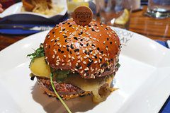 Мужчина съел самый дорогой сэндвич за девять тысяч рублей и описал ощущения