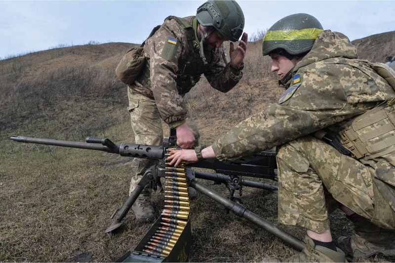 Бронегруппы ВСУ выдвинулись к границе с Россией