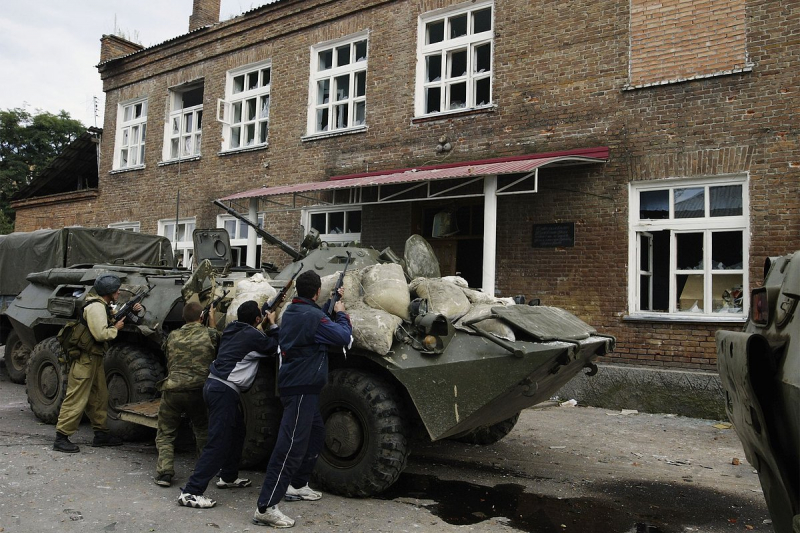 Теракт в школе в Беслане 1 сентября 2004 года