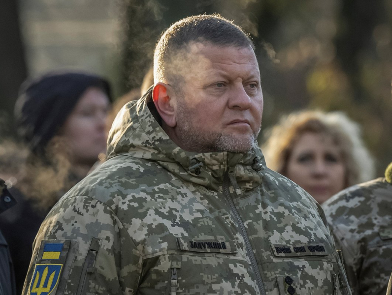 Залужный отказался войти в команду Зеленского. Правда ли экс-главком ВСУ решил стать президентом Украины?