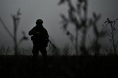 Боец СВО с ранением под обстрелом дронов прятал технику для поддержки наступления ВС РФ