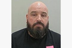 Дальнобойщик включил порно за рулем и устроил смертельное ДТП