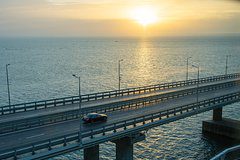 Движение по Крымскому мосту перекрывали