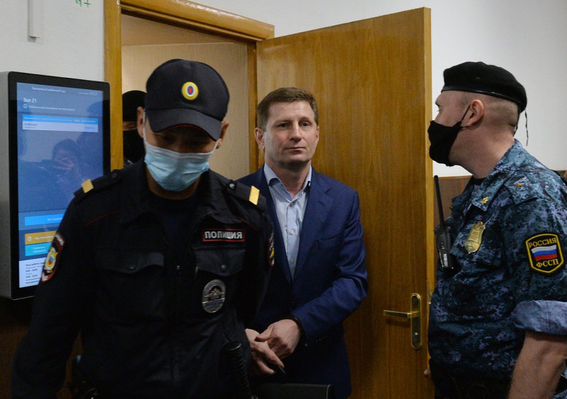 Экс-губернатор Фургал не может найти два арестованных автомобиля