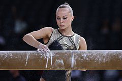 Гимнастка Мельникова победила на международном турнире в Париже