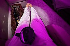 Кайли Дженнер слетала на частном самолете с сумкой почти за 14 миллионов рублей