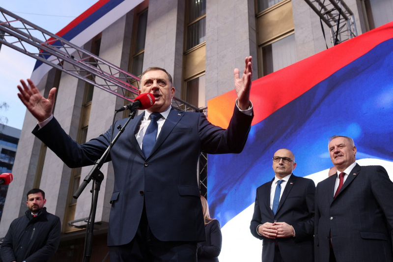 «Конфликт может вспыхнуть вновь». Додик пригрозил Западу независимостью Республики Сербской. Зачем он обратился к Путину?