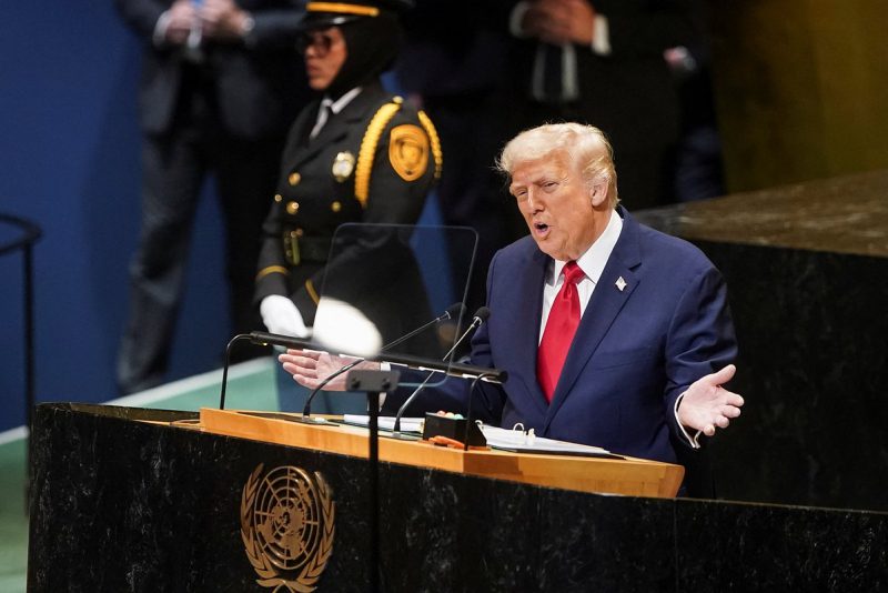 Лавров на ГА ООН отказался отвечать журналисту из Британии на английском языке