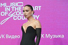 Серябкина вспомнила о ставшем мемом наряде-броколли фразой «меня это веселит»