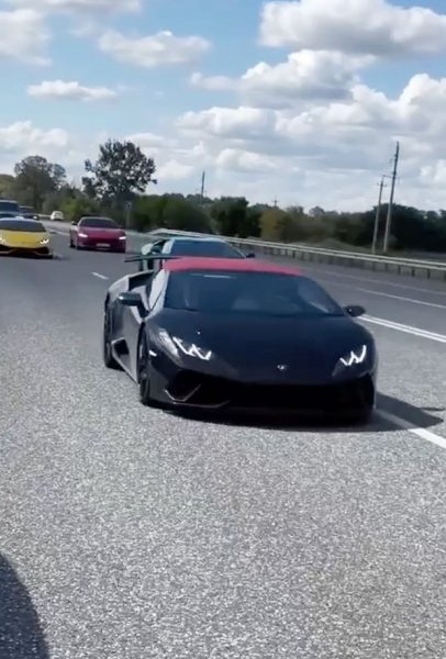 Свадебный кортеж в Чечне