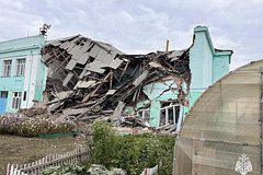 Учеников аварийной школы в Новосибирской области пообещали перевести в другую