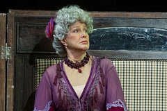 72-летней Елене Прокловой сделали предложение руки и сердца