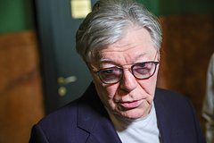 Актера Збруева перевели в другое медучреждение после госпитализации