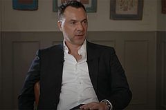 Арестович развелся с женой после 10 лет брака