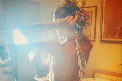 Белла Хадид опубликовала фото в обнажающем тело наряде