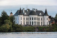 Бразилец описал дома в России фразой «у вас много богатых людей»