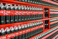 Coca-Cola продлила права на бренд в России