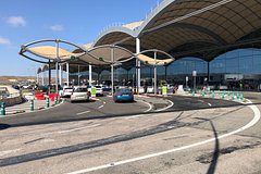 Девять самолетов изменили маршрут из-за беспилотника в аэропорту Европы