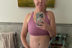 Известная актриса показала без фильтров фигуру в бра-топе после похудения