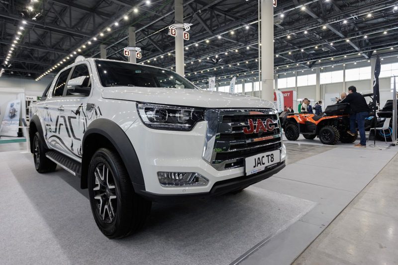 Китайские автоконцерны подняли цены на машины в России