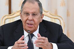 Лавров напомнил о хлопающей в ладоши Клинтон после убийства Каддафи