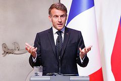 Макрон выступил с призывом в отношении России