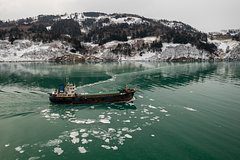 Маломерная баржа опрокинулась в российском регионе