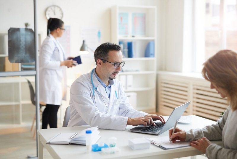 Международный день врача 2025