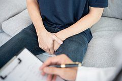 Мужчин старше 30 лет предупредили о связанном с простатитом риске