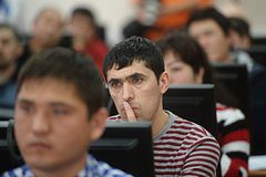 Названо число не сдавших экзамен по русскому языку мигрантов