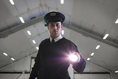 Охранники знаменитого университета поймали порнозвезду Бонни Блю во время секса в автобусе