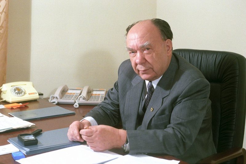 «Он имел в руках все». Архитектора перестройки Яковлева считают главным в деле уничтожения СССР. Так ли это на самом деле?