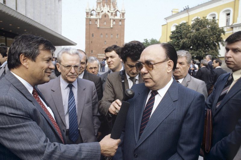 «Он имел в руках все». Архитектора перестройки Яковлева считают главным в деле уничтожения СССР. Так ли это на самом деле?