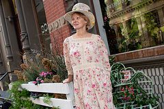 Памелу Андерсон назвали сумасшедшей кошатницей из-за нового наряда