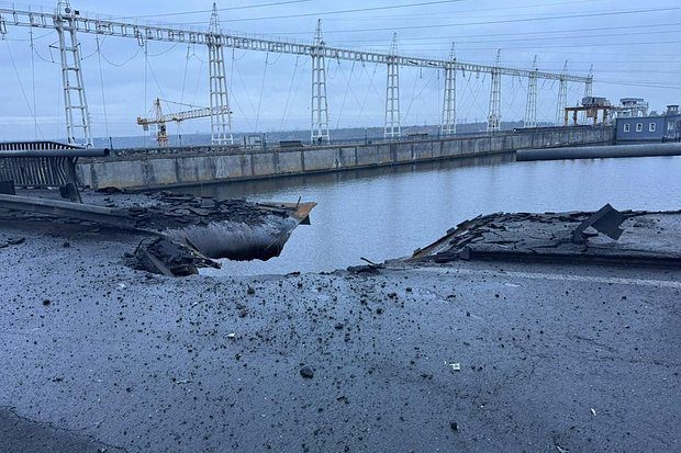 Появились фото разрушенного машинного зала ДнепроГЭС