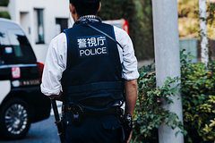 Полицейский снял видео под юбкой у девушки в магазине и попался