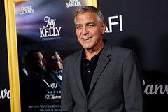 Популярного актера уличили в связях с Эпштейном