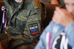 Потерявший обе ноги на СВО российский боец собрался вернуться на фронт вместе с невестой