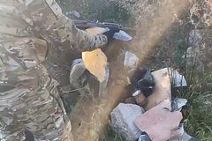 Принадлежащий банде вымогателей тайник с автоматами нашли в российском регионе