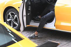 Произошедшее в самом богатом российском городе преступление в такси попало на видео