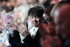 Пугачева почтила память создателя формы для российских силовиков