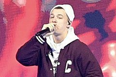 Раскрыта причина неявки Macan в военкомат