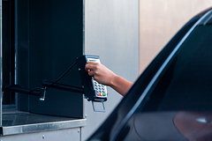 Россиян предупредили о рисках при оплате картой