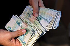 Россиянам назвали отрасли для удачного вложения денег